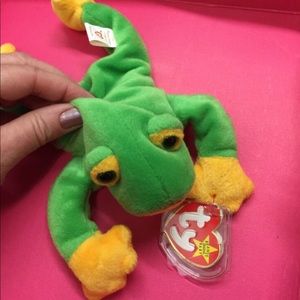Retired frog beanie babies: frog with tag